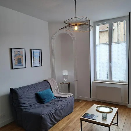 Art Nouveau & Thermal - F2 Paisible De Qualite Apartment