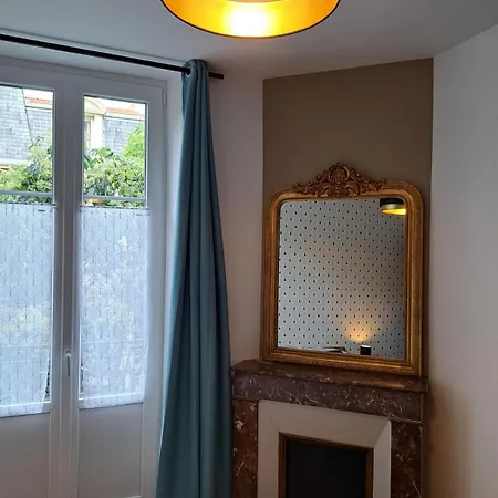 Art Nouveau & Thermal - F2 Paisible De Qualite Apartment